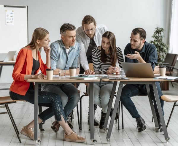 businesspeople-meeting-office-working-together